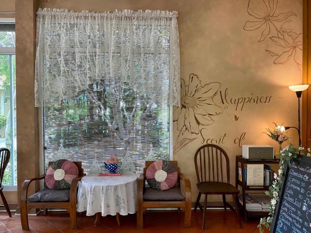 Ruen Maihom Riverside Cottage Kanchanaburi Exterior foto
