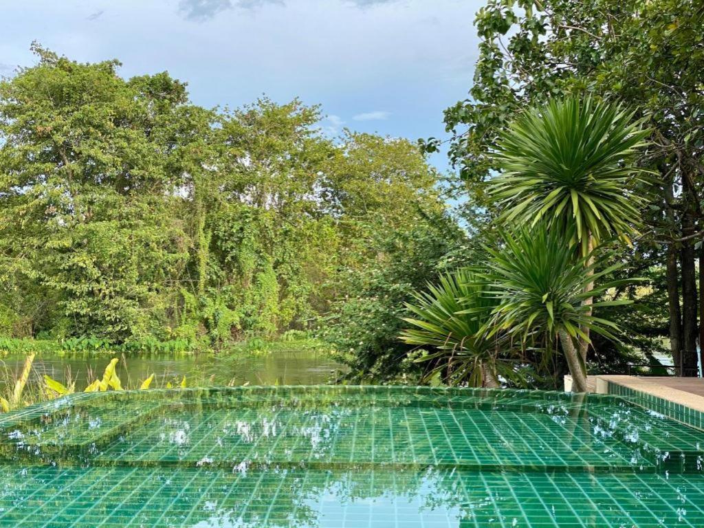 Ruen Maihom Riverside Cottage Kanchanaburi Exterior foto