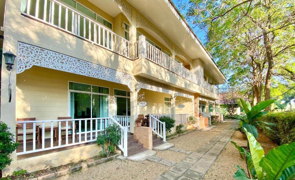 Ruen Maihom Riverside Cottage Kanchanaburi Exterior foto